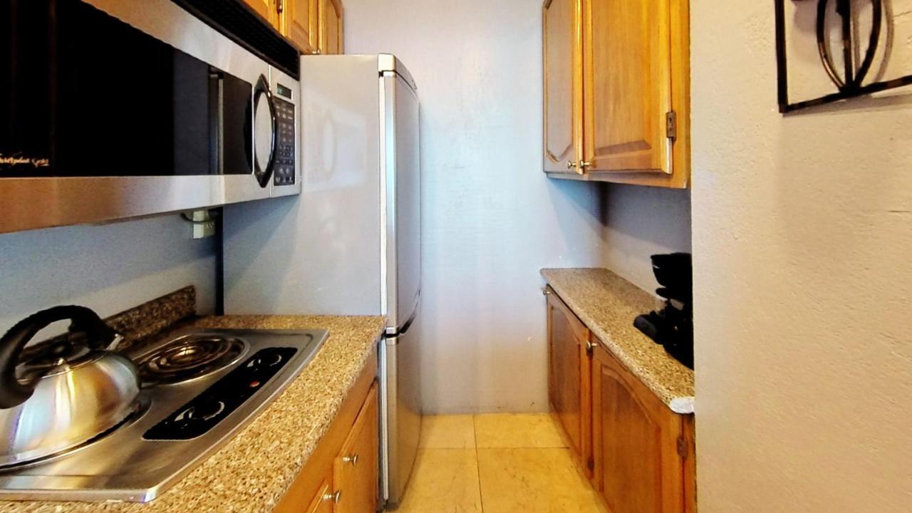 Castle 828 Oceanfront View With Balcony, Pool, Tennis, Beach Access And Free Parking! Miami Beach Esterno foto