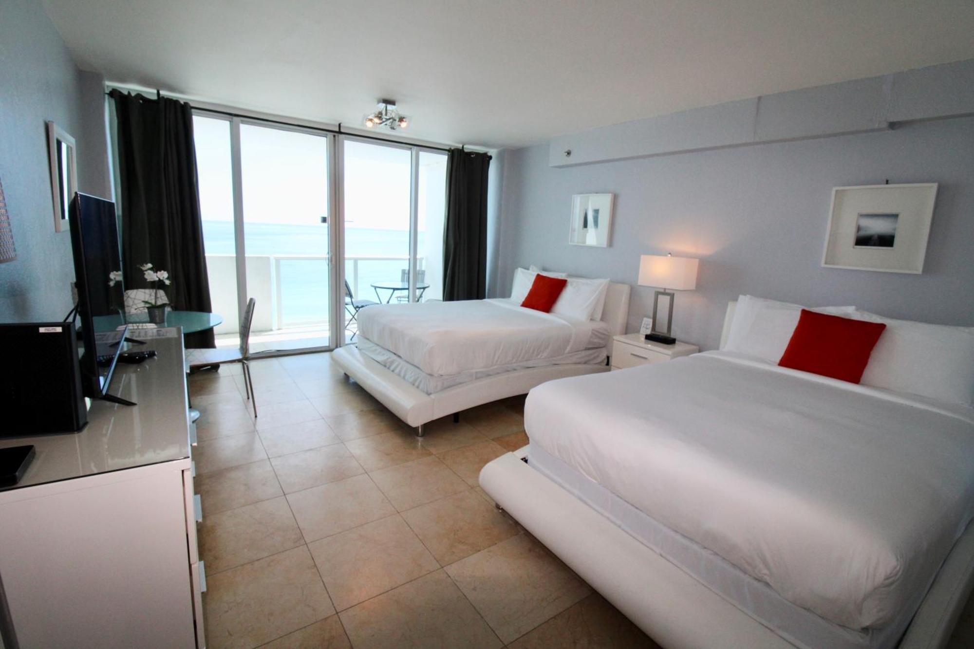 Castle 828 Oceanfront View With Balcony, Pool, Tennis, Beach Access And Free Parking! Miami Beach Esterno foto