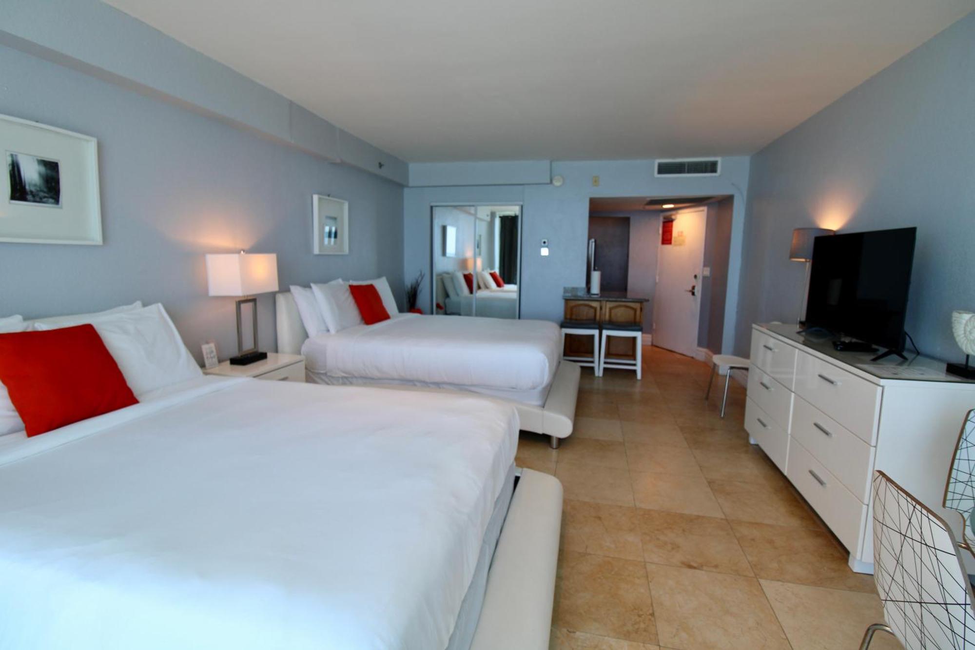 Castle 828 Oceanfront View With Balcony, Pool, Tennis, Beach Access And Free Parking! Miami Beach Esterno foto