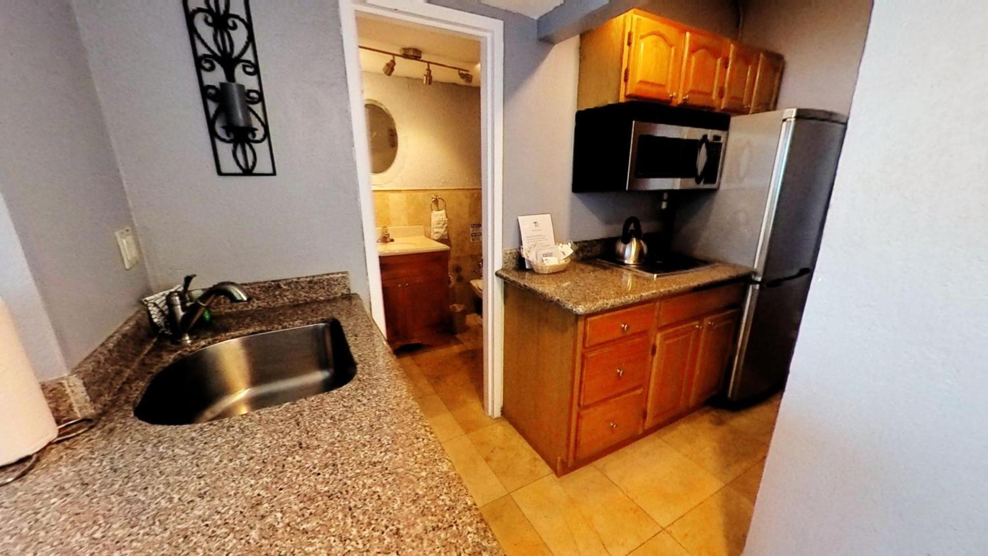 Castle 828 Oceanfront View With Balcony, Pool, Tennis, Beach Access And Free Parking! Miami Beach Esterno foto