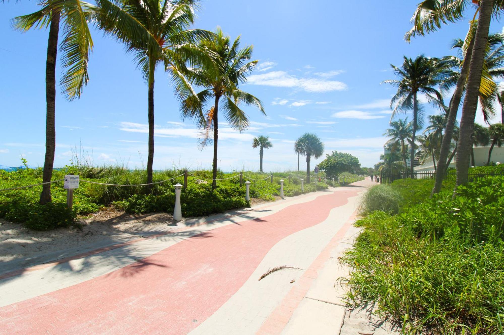 Castle 828 Oceanfront View With Balcony, Pool, Tennis, Beach Access And Free Parking! Miami Beach Esterno foto